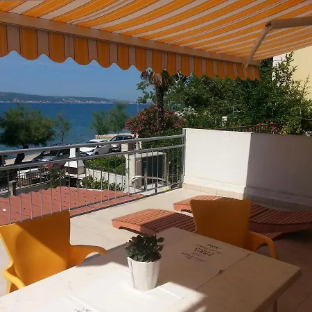 Mateljan 1715 Guest house Kastela