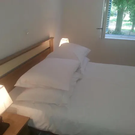 Guest house Mateljan 1715 3*